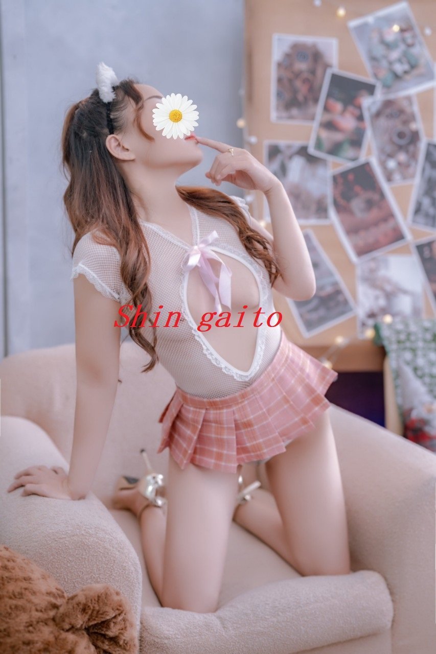 reup-linh-lan-chieu-khach-nhiet-tinh-2522774-original